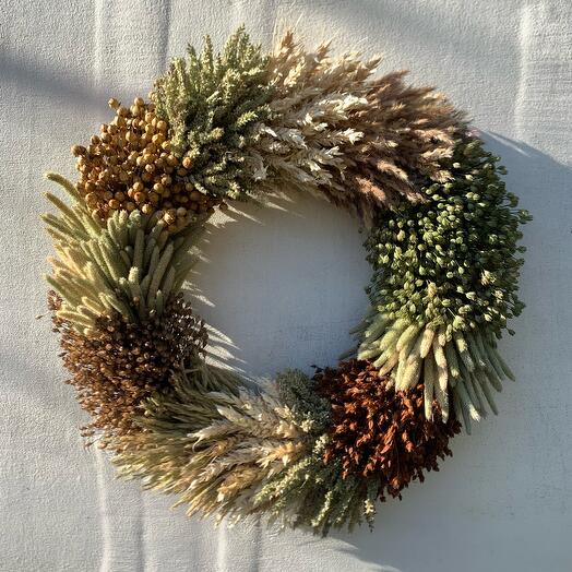 Interior wreath of dried flowers
