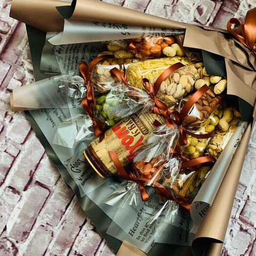Мужской букет с квасом и снэками