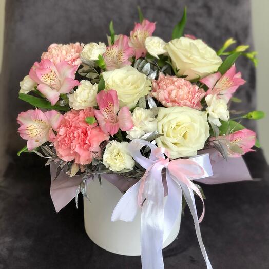 Arreglo en una Caja con rosas blancas