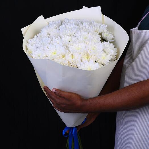 11 White Chrysanthemum Bouquets