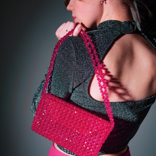 Яркая сумка цвета фуксия