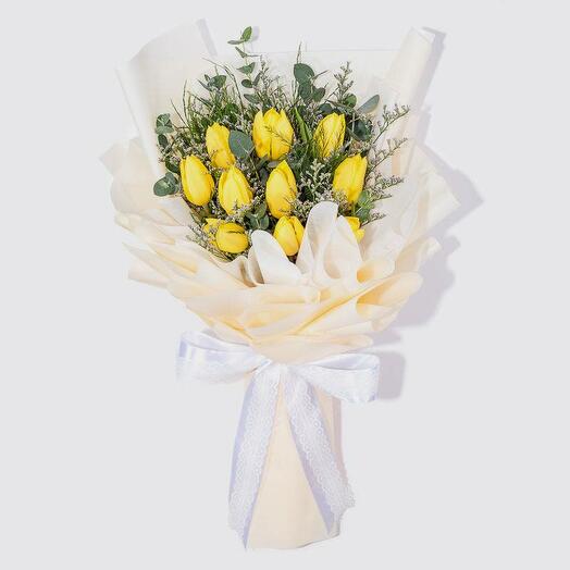 11 Yellow Tulip Bouquet