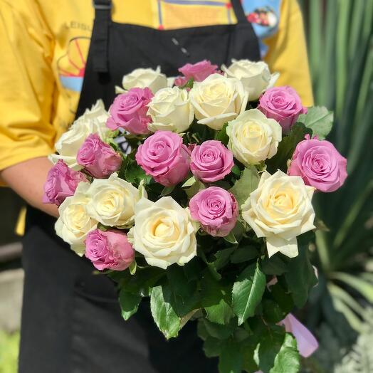 Bouquet of pink and white roses 25 pcs