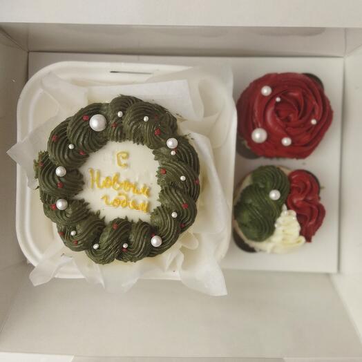 Бенто-торт и 2 капкейка цветные