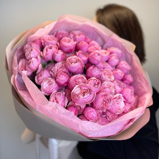 Lush bouquet with peony-like spray roses Silva Pink 21