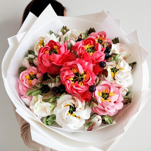 Букет из зефирных цветов и мармеладных ягод