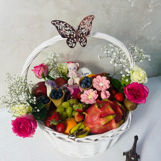 Корзина с фруктами