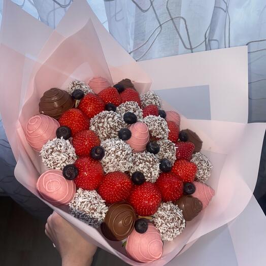 Chocolate-covered strawberries 7