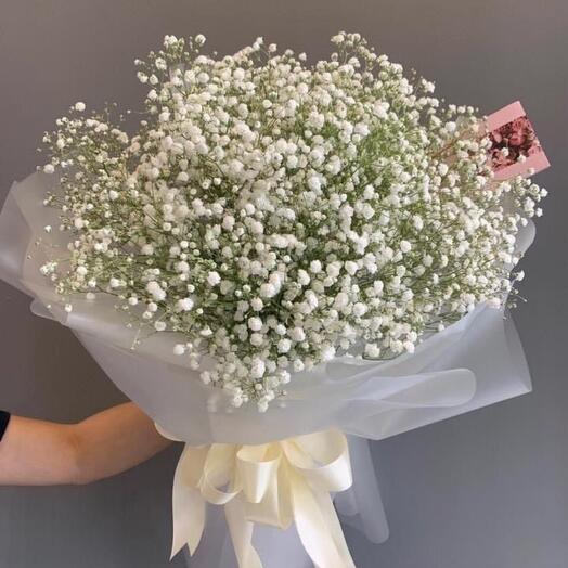 Нежный букет из гипсофилы