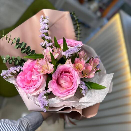 Bouquet of mandala roses