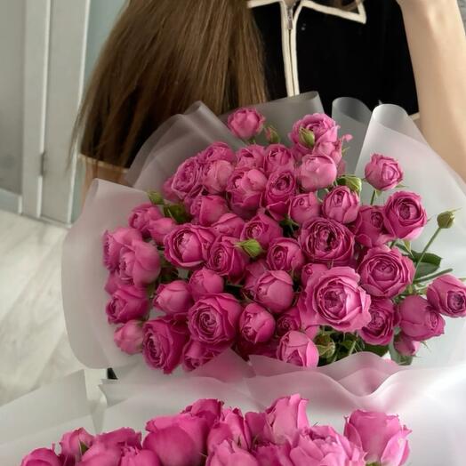 Mono ramo de rosas peonías