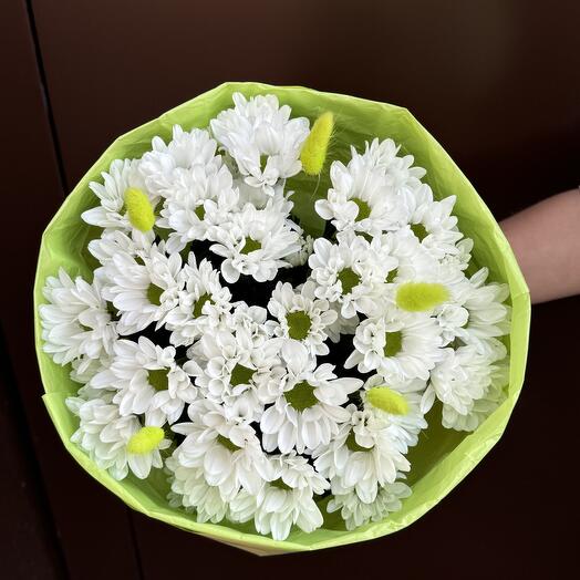 Букет из кустовых хризантем-ромашка Кулечек с ромашками S