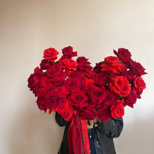 Ecuadorian Red Orange roses in a box