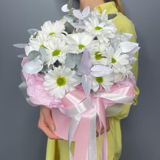 Цветы в коробке с хризантемой 🌸