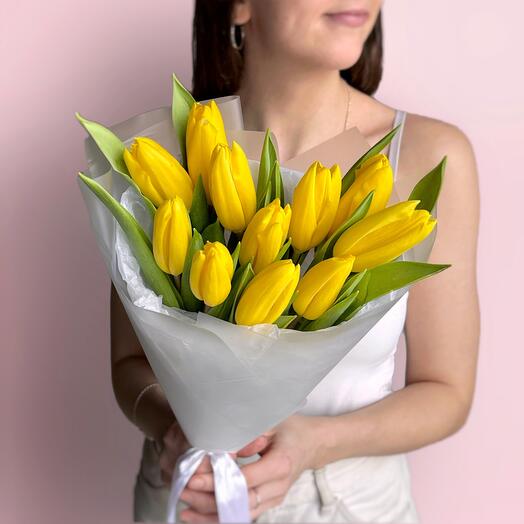 Желтые тюльпаны яркий букет