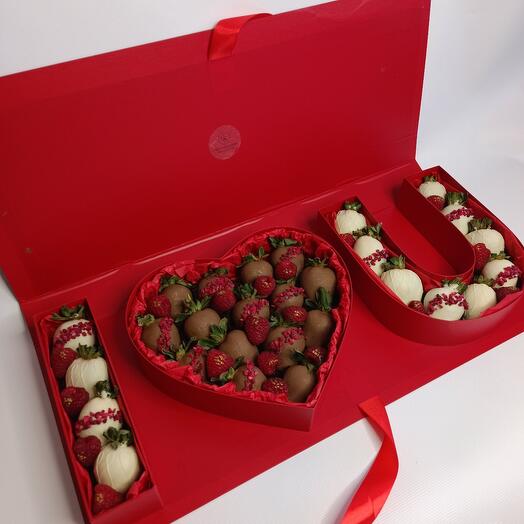 Десерт Клубника в шоколаде «I love you »
