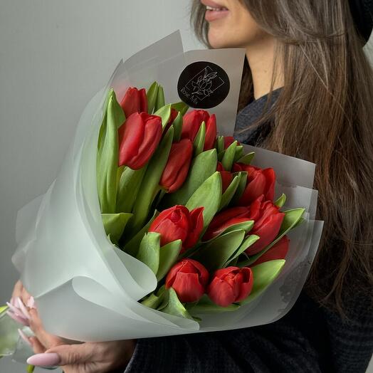 Букет из 20 красных тюльпанов