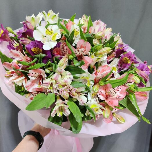 Bouquet of Gorgeous alstroemeria