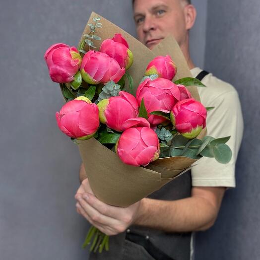 Букет из 9 пионов Коралл