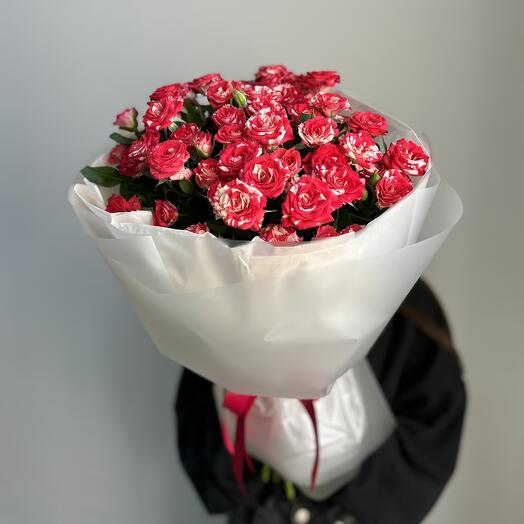 «Малиновый закат» кустовая яркая Роза Файер Ворк в стильной упаковке