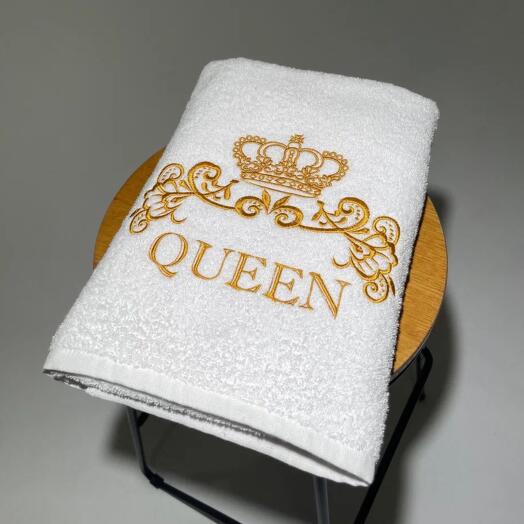 Полотенце банное махровое с надписью королева / QUEEN