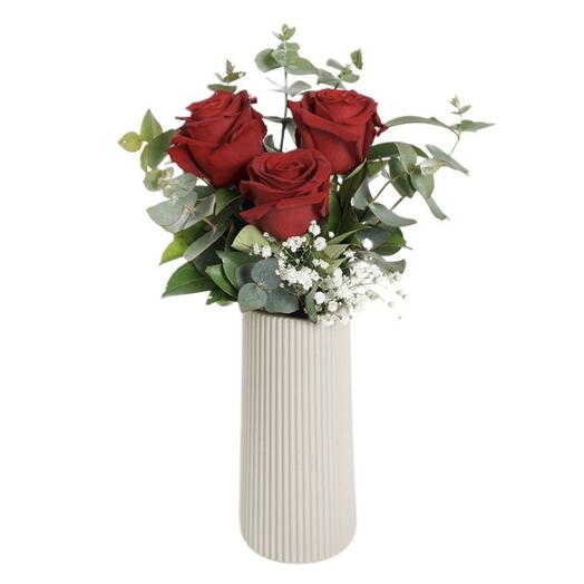 3 RED ROSES