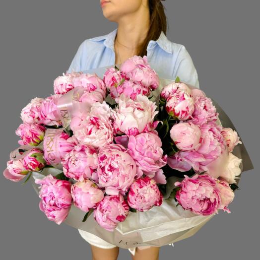 Цветочная история» — букет из 33 пионов (нежно-розовые)