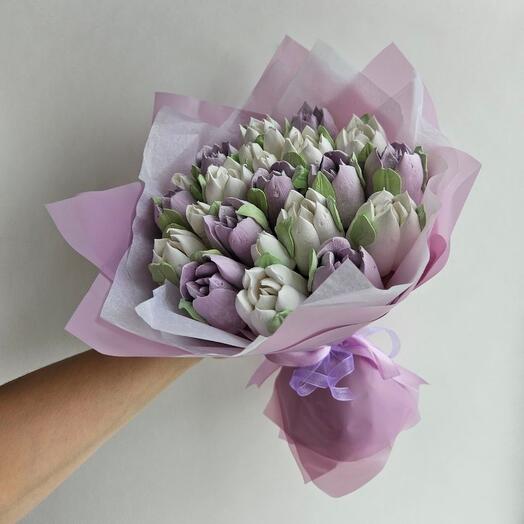 Букет с зефирными тюльпанами