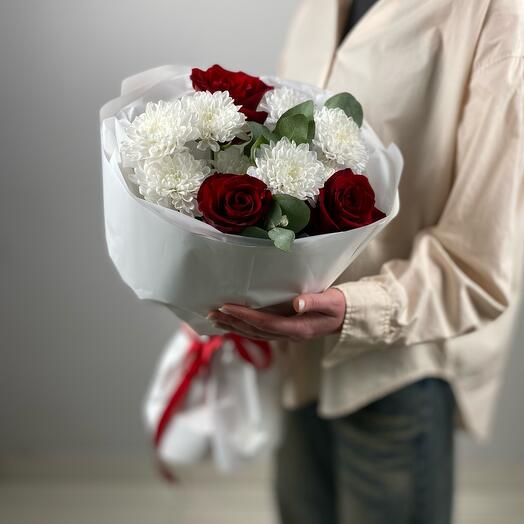 Букет из роз и хризантем S