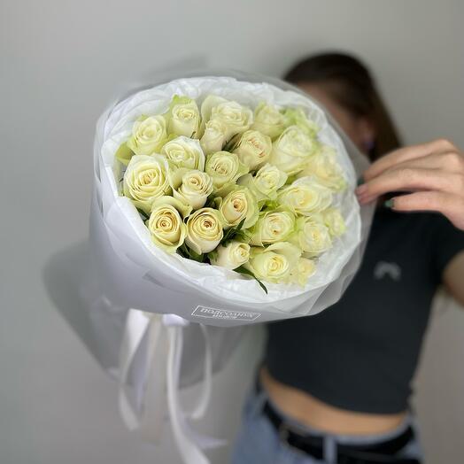 Букет из 25 белых роз Кения