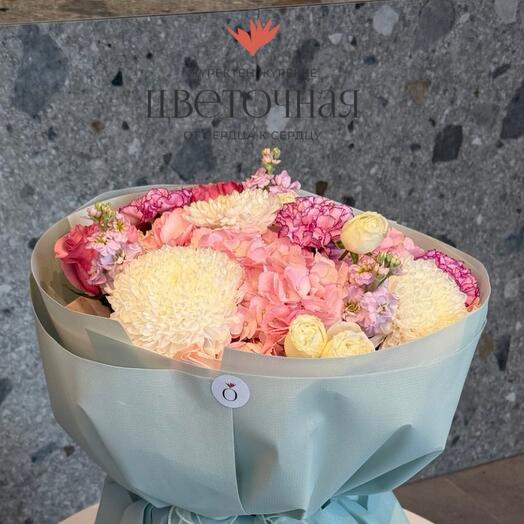 Необычный букет в авторской композиции