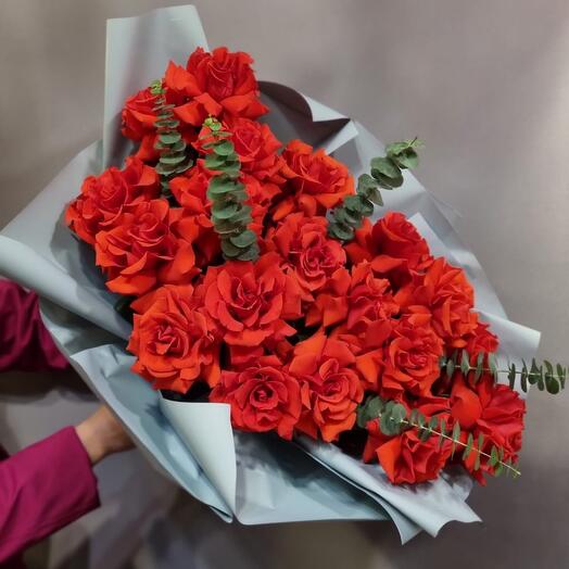 Огненный букет из французских роз