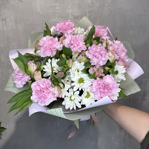 Букет классический с гвоздиками