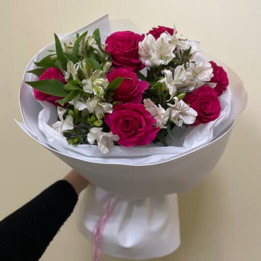 Розы и альстромерия🌷