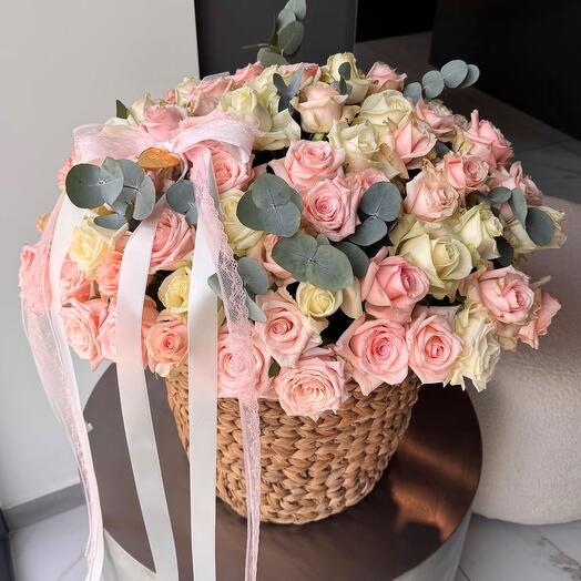 Корзина с цветами «Бело-розовая»