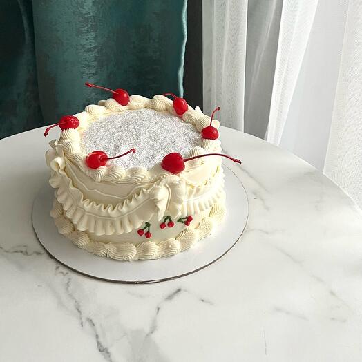 Торт с блестками и рюшами