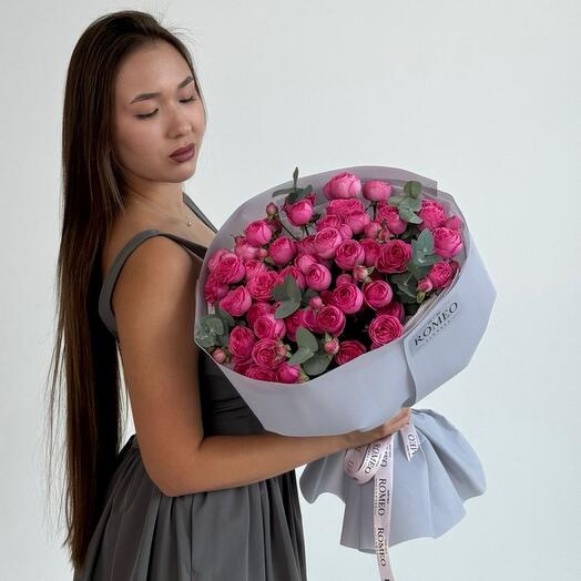 Пионовидные кустовые розы