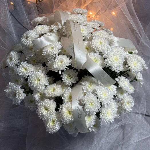 Корзина с цветами из хризантем