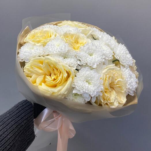 Дуо букет с хризантемой кустовой и чайной розой пионовидной