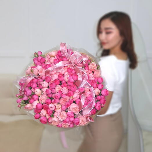 Букет пионовидных роз