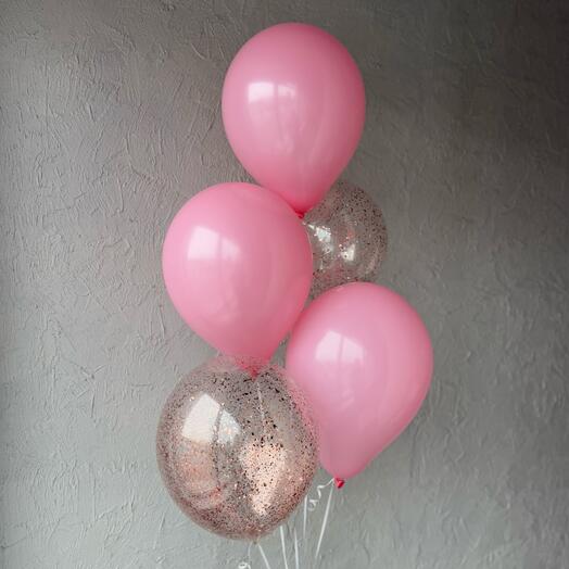 Фонтан из 5 воздушных шаров