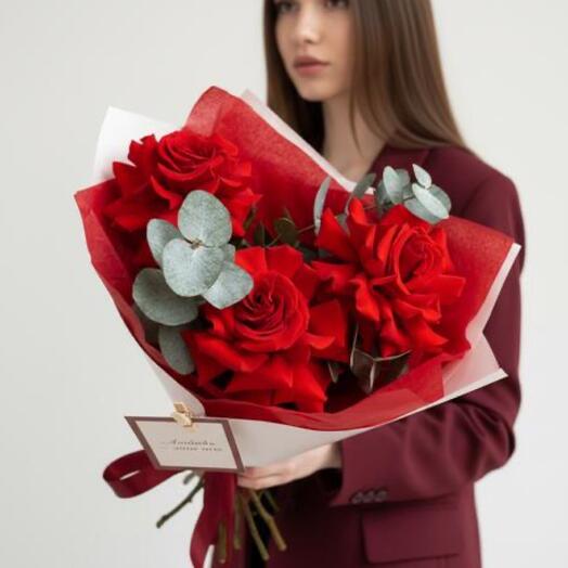 Букет 3 французские красные розы «Для неё» к 14 февраля