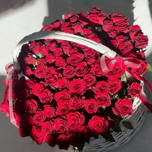 Корзина из 101 розы