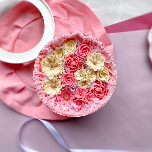Шоколадные цветы в круглой коробочке 🎀