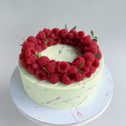 Pistachio cake with raspberry yogurt 1 kg