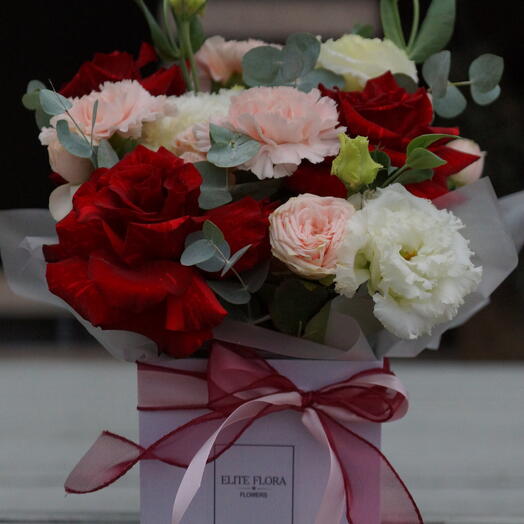 Цветы в коробке