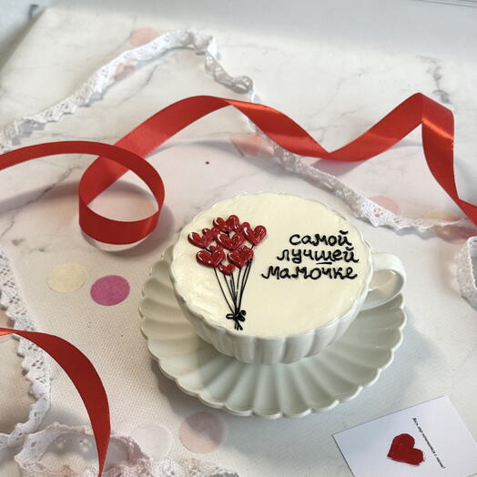 Торт в ребристой кружке на День матери, чайная пара маме