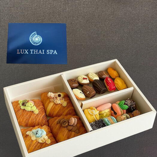 Макси бокс (Круассаны, мадлены, макаронсы) и сертификат в "LUX THAI SPA"