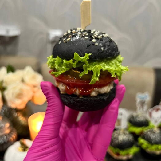 Мини бургер с куриной котлетой