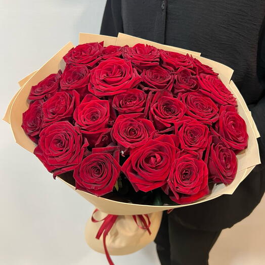 Ramo de 25 rosas rojas por paquete